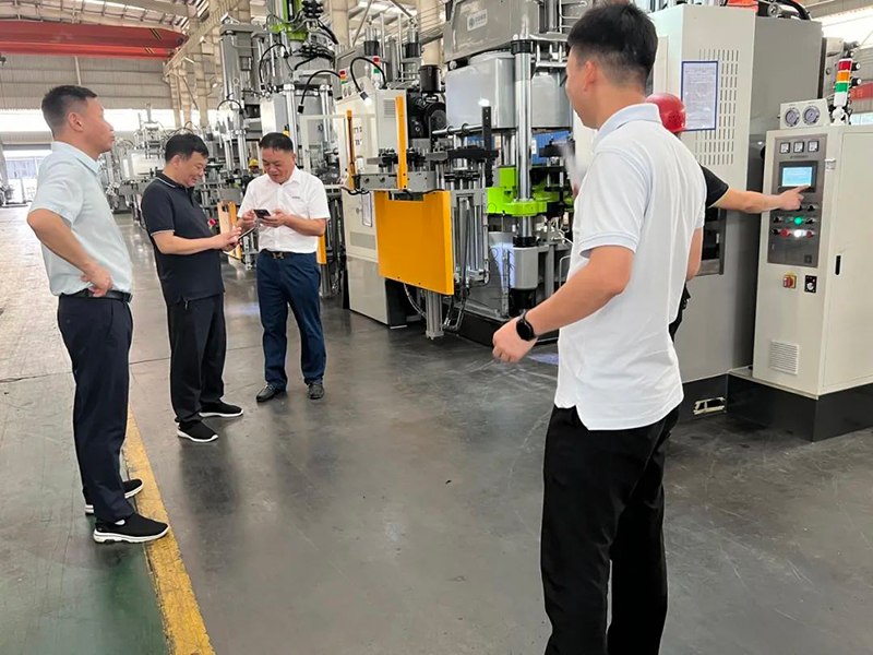 湘陰縣委副書記，縣長候選人張永久率隊(duì)走訪調(diào)研眾鈞科技